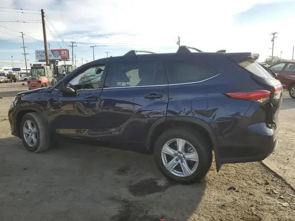 5TDZZRAH4NS560663 2022 TOYOTA HIGHLANDER - Image 2