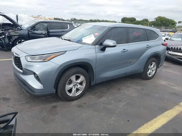 5TDZZRAH5MS075544 2021 TOYOTA HIGHLANDER - Image 2