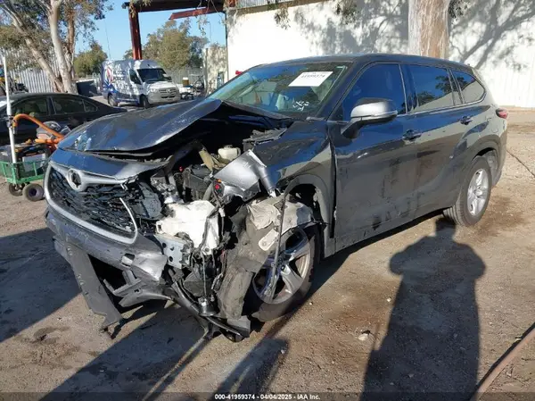 5TDZZRAH5MS516525 2021 TOYOTA HIGHLANDER - Image 2