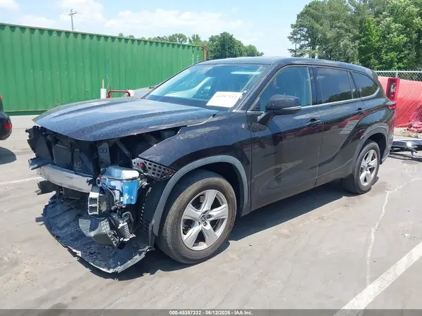 5TDZZRAH5NS116921 2022 TOYOTA HIGHLANDER - Image 2