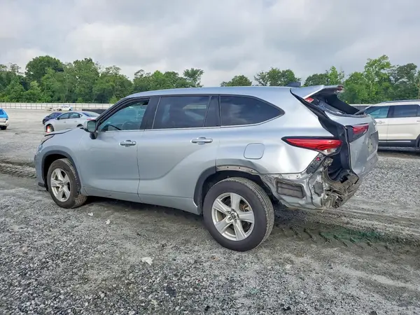5TDZZRAH5NS542592 2022 TOYOTA HIGHLANDER - Image 2