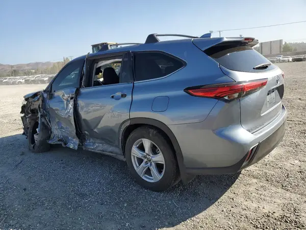 5TDZZRAH6LS008336 2020 TOYOTA HIGHLANDER - Image 2