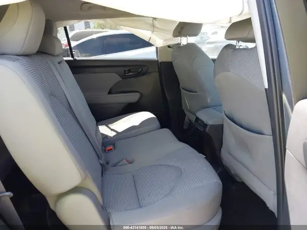 5TDZZRAH6LS020275 2020 TOYOTA HIGHLANDER - Image 8