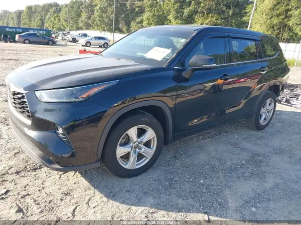 5TDZZRAH6MS035229 2021 TOYOTA HIGHLANDER - Image 2