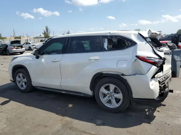 5TDZZRAH6MS532393 2021 TOYOTA HIGHLANDER - Image 2