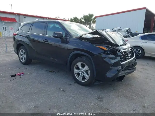 5TDZZRAH6NS109007 2022 TOYOTA HIGHLANDER - Image 1
