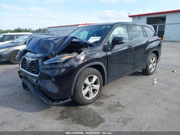 5TDZZRAH6NS109007 2022 TOYOTA HIGHLANDER - Image 2