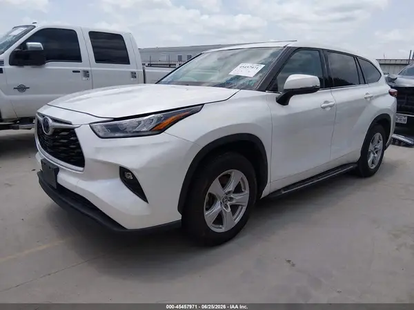 5TDZZRAH7LS009592 2020 TOYOTA HIGHLANDER - Image 2