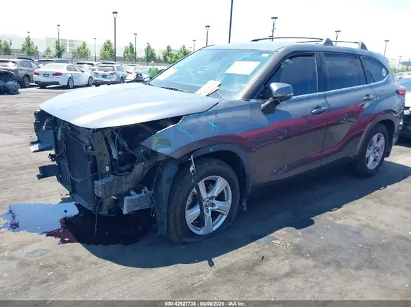 5TDZZRAH7LS011276 2020 TOYOTA HIGHLANDER - Image 2