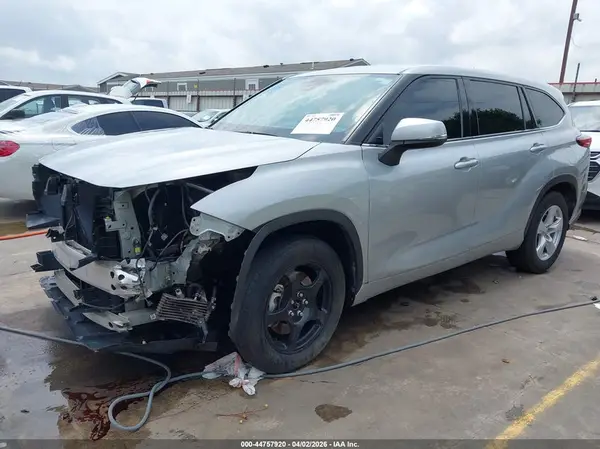 5TDZZRAH7LS501751 2020 TOYOTA HIGHLANDER - Image 2