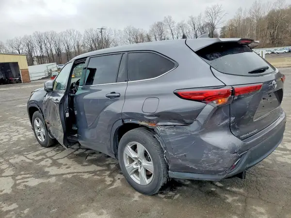 5TDZZRAH7MS067526 2021 TOYOTA HIGHLANDER - Image 2
