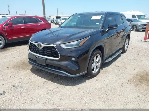 5TDZZRAH7MS081815 2021 TOYOTA HIGHLANDER - Image 2