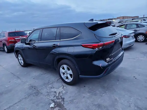 5TDZZRAH7MS089591 2021 TOYOTA HIGHLANDER - Image 2
