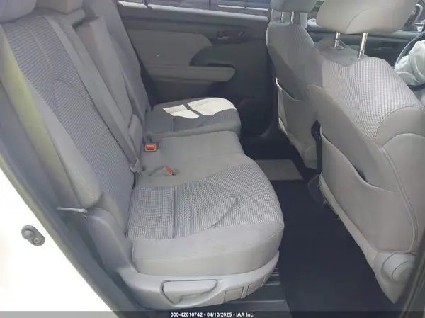 5TDZZRAH7MS516123 2021 TOYOTA HIGHLANDER - Image 8