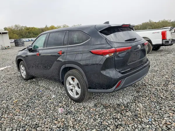 5TDZZRAH7MS526828 2021 TOYOTA HIGHLANDER - Image 2