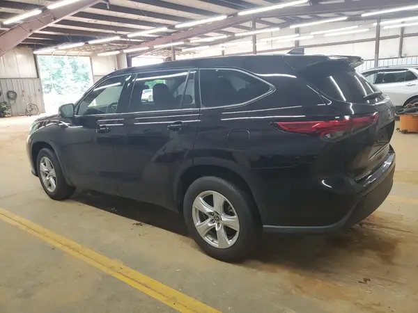 5TDZZRAH7NS131758 2022 TOYOTA HIGHLANDER - Image 2