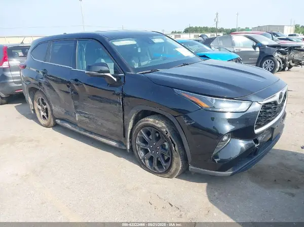 5TDZZRAH7NS557045 2022 TOYOTA HIGHLANDER - Image 1