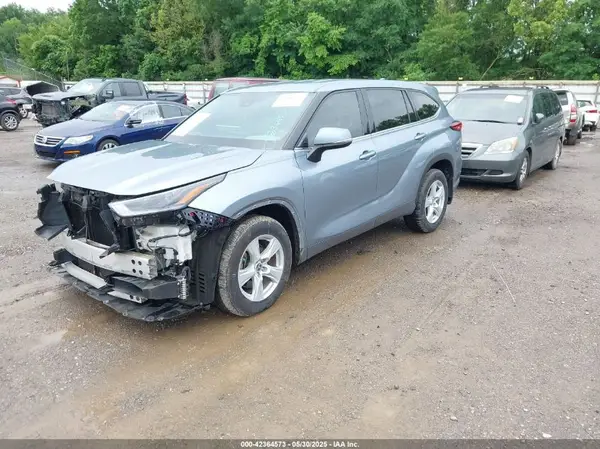 5TDZZRAH8MS032512 2021 TOYOTA HIGHLANDER - Image 2