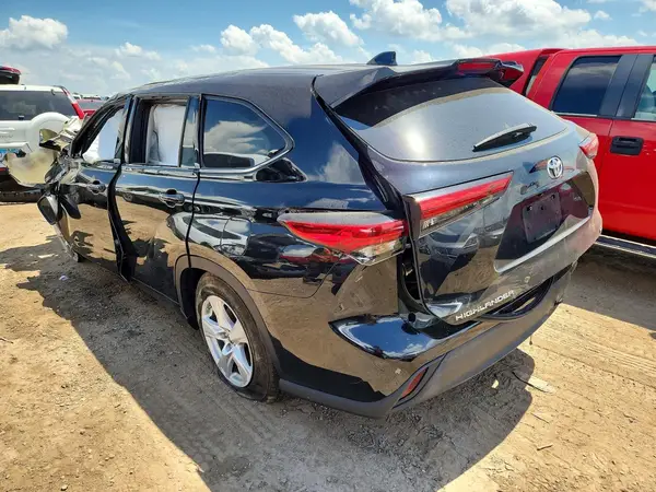 5TDZZRAH8MS076915 2021 TOYOTA HIGHLANDER - Image 2
