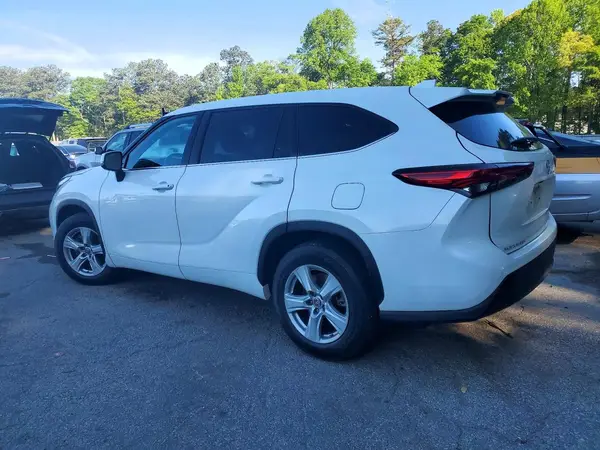 5TDZZRAH8MS526773 2021 TOYOTA HIGHLANDER - Image 2