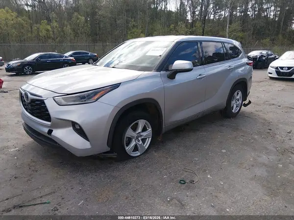 5TDZZRAH8MS536929 2021 TOYOTA HIGHLANDER - Image 2