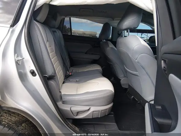 5TDZZRAH8MS536929 2021 TOYOTA HIGHLANDER - Image 8