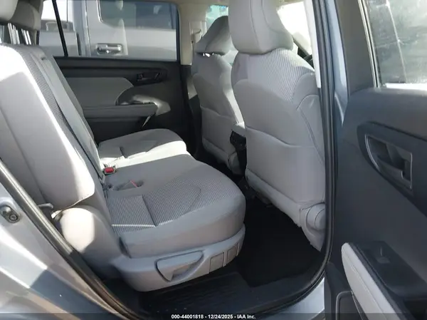 5TDZZRAH8NS131218 2022 TOYOTA HIGHLANDER - Image 8