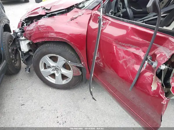 5TDZZRAH8NS140548 2022 TOYOTA HIGHLANDER - Image 2