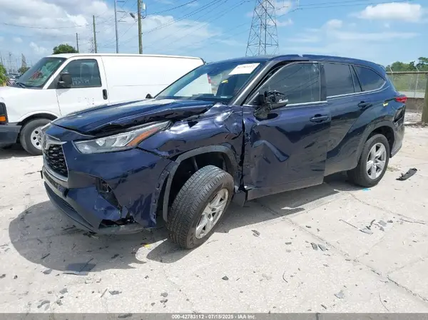 5TDZZRAH9LS006872 2020 TOYOTA HIGHLANDER - Image 2