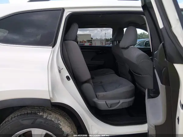 5TDZZRAH9LS503677 2020 TOYOTA HIGHLANDER - Image 8