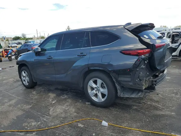 5TDZZRAH9MS033541 2021 TOYOTA HIGHLANDER - Image 2