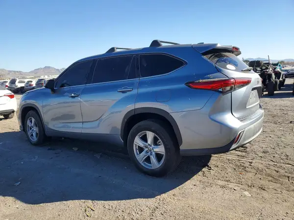 5TDZZRAH9MS044250 2021 TOYOTA HIGHLANDER - Image 2