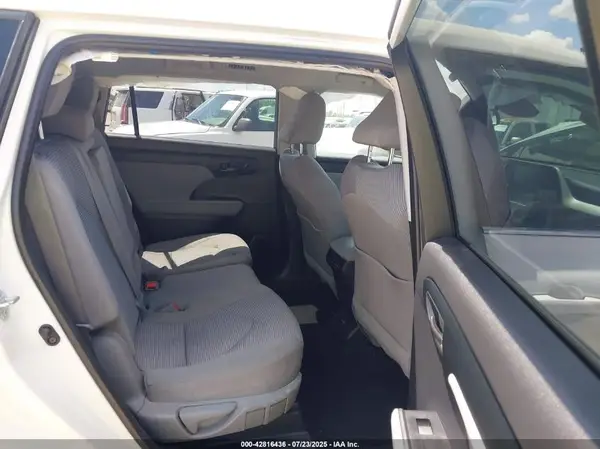 5TDZZRAH9MS522621 2021 TOYOTA HIGHLANDER - Image 8