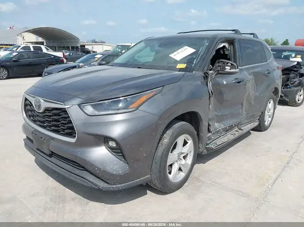 5TDZZRAH9MS534820 2021 TOYOTA HIGHLANDER - Image 2