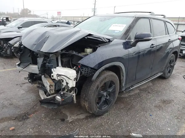 5TDZZRAHXLS509729 2020 TOYOTA HIGHLANDER - Image 2