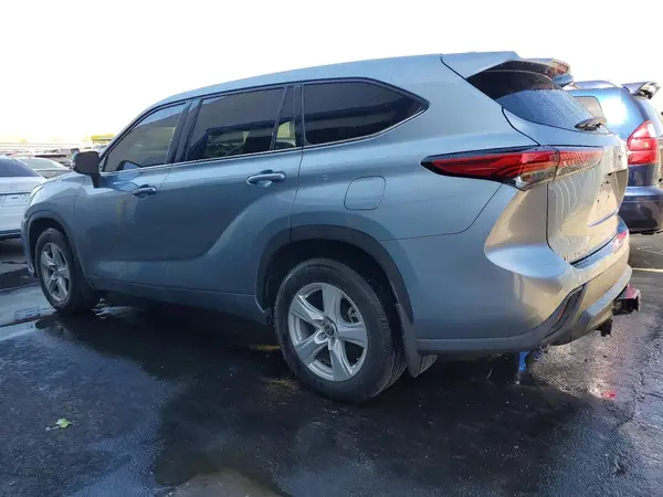 5TDZZRAHXMS041759 2021 TOYOTA HIGHLANDER - Image 2