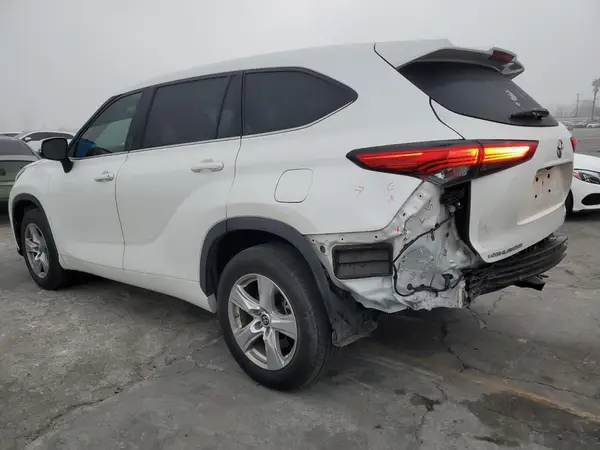 5TDZZRAHXMS057847 2021 TOYOTA HIGHLANDER - Image 2