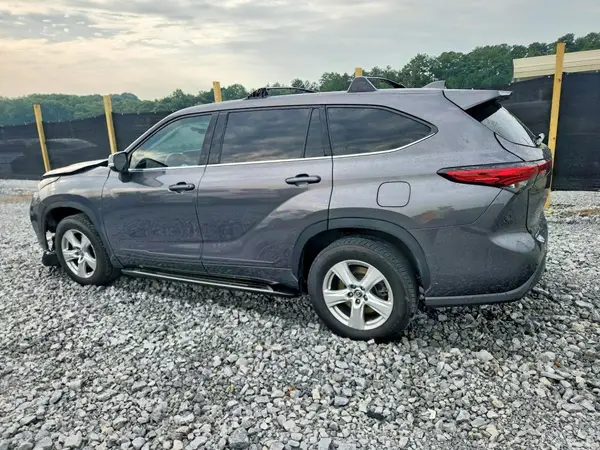 5TDZZRAHXMS530033 2021 TOYOTA HIGHLANDER - Image 2