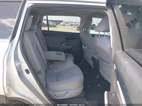 5TDZZRAHXNS106496 2022 TOYOTA HIGHLANDER - Image 8