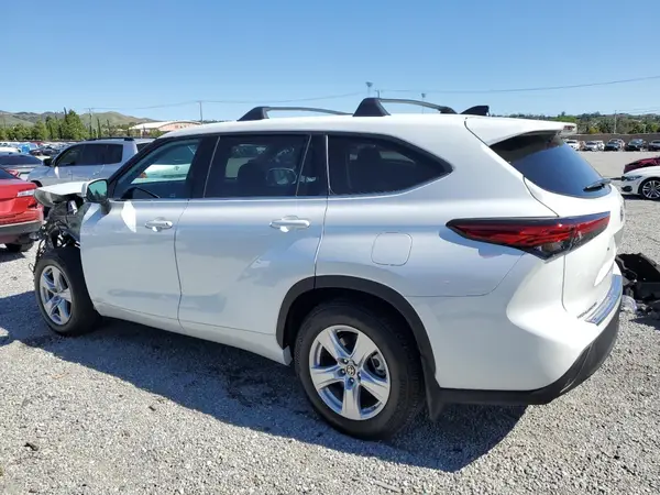 5TDZZRAHXNS129437 2022 TOYOTA HIGHLANDER - Image 2