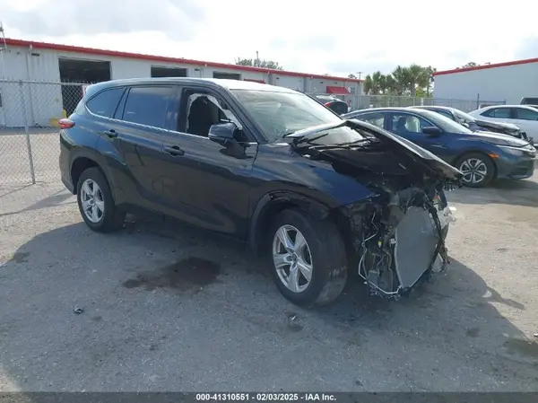 5TDZZRAHXNS130507 2022 TOYOTA HIGHLANDER - Image 1