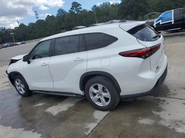 5TDZZRAHXNS544645 2022 TOYOTA HIGHLANDER - Image 2