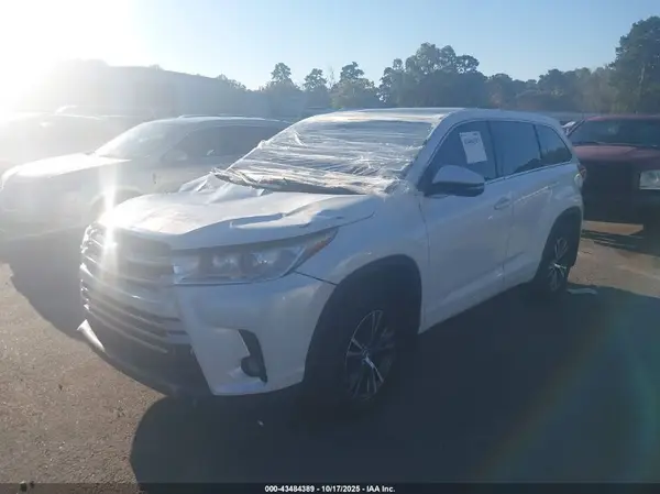5TDZZRFH0H5195492 2017 TOYOTA HIGHLANDER - Image 2