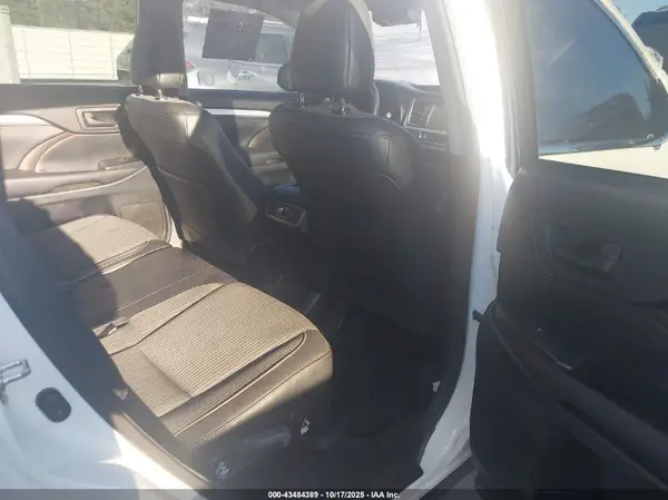 5TDZZRFH0H5195492 2017 TOYOTA HIGHLANDER - Image 8