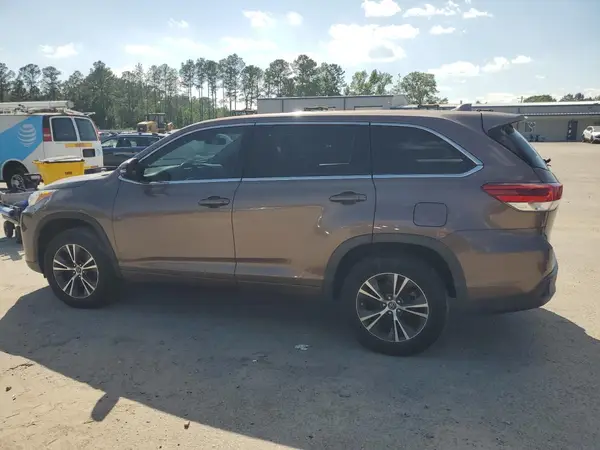 5TDZZRFH0HS191832 2017 TOYOTA HIGHLANDER - Image 2