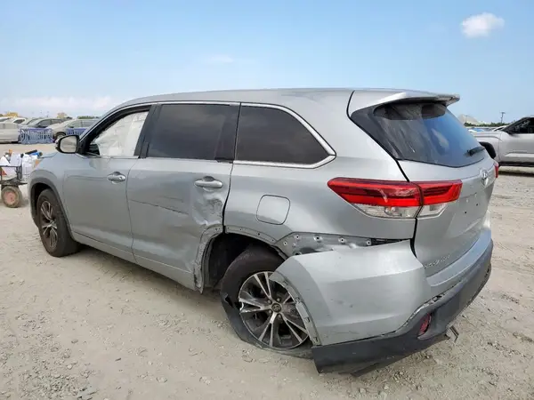 5TDZZRFH0HS192236 2017 TOYOTA HIGHLANDER - Image 2