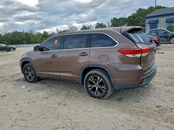 5TDZZRFH0HS194293 2017 TOYOTA HIGHLANDER - Image 2