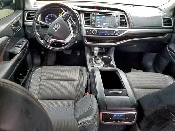 5TDZZRFH0HS194293 2017 TOYOTA HIGHLANDER - Image 8