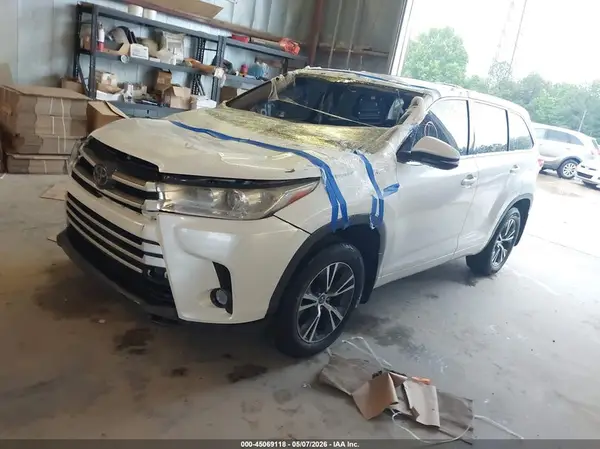 5TDZZRFH0HS195492 2017 TOYOTA HIGHLANDER - Image 2