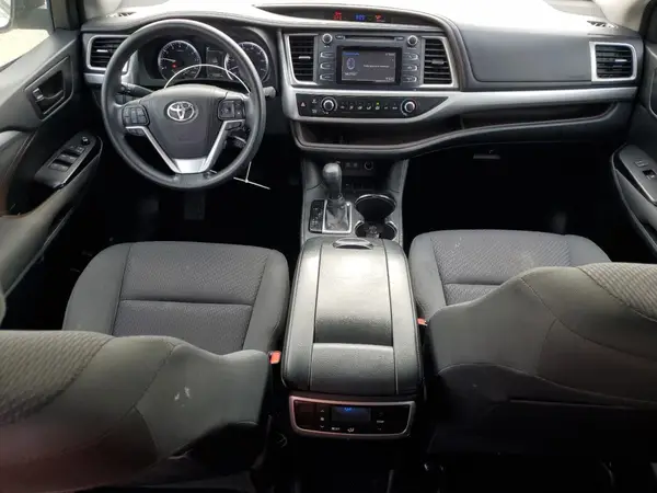 5TDZZRFH0HS207155 2017 TOYOTA HIGHLANDER - Image 8